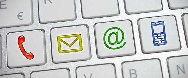 Symbolbild Kontakt mit Computertastatur